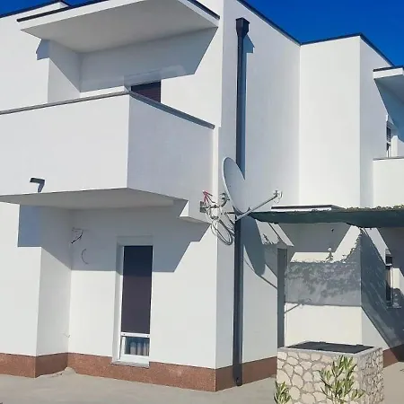 With Parking Space Kanica, - 19986 로고즈니차