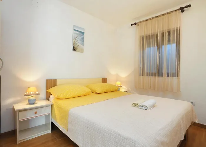 With Parking Space Kanica - - 19986 * Rogoznica (Sibenik-Knin)